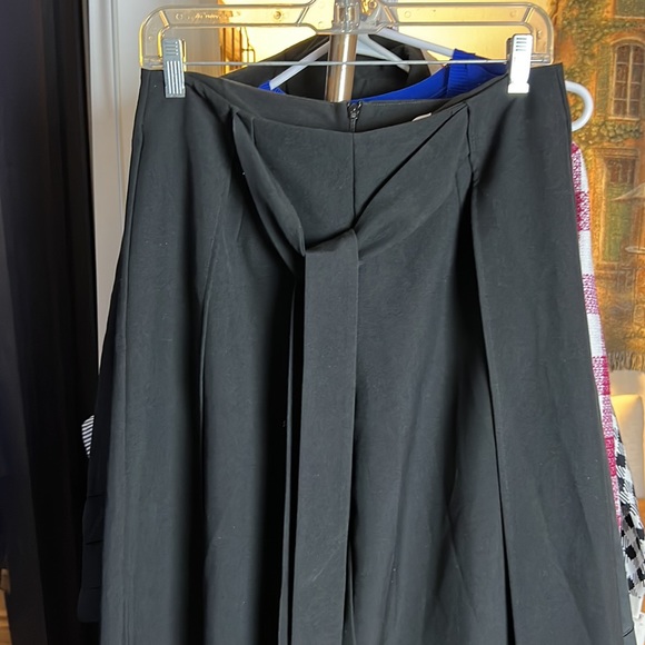 Black dress pant with belt pleated - Picture 2 of 4